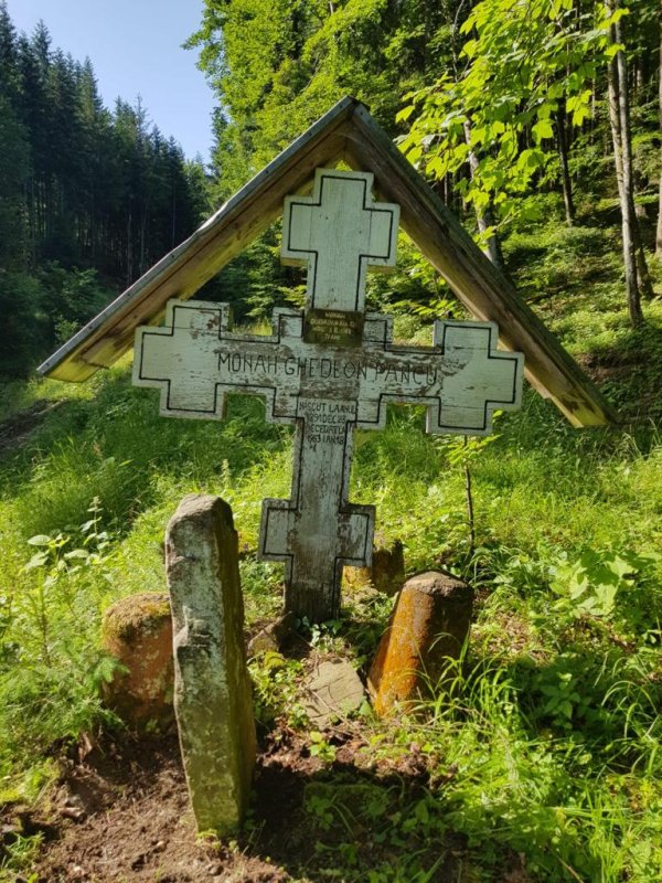 Însemnare spre neuitarea iubitorilor vechilor istorii 128128