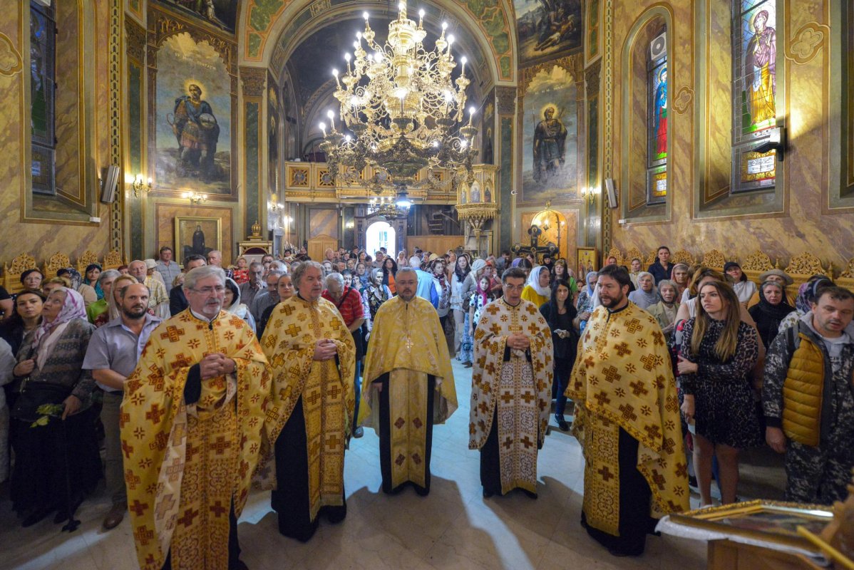 Mucenicii Ciprian şi Iustina, sărbătoriţi la Biserica Zlătari din Capitală 127961