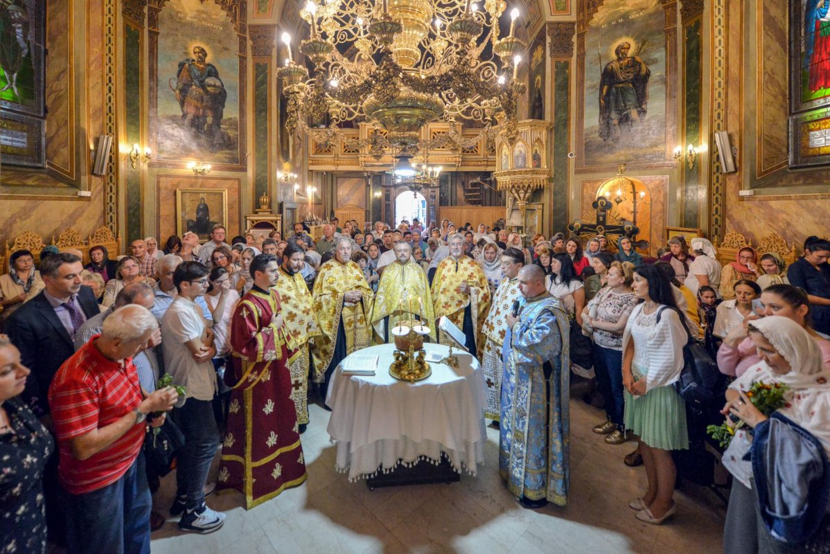 Mucenicii Ciprian şi Iustina, sărbătoriţi la Biserica Zlătari din Capitală 127965