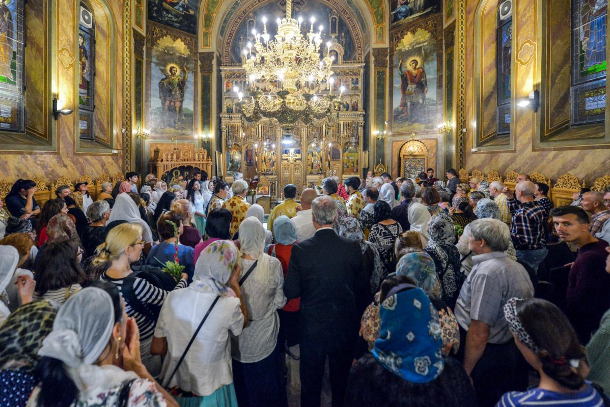 Mucenicii Ciprian şi Iustina, sărbătoriţi la Biserica Zlătari din Capitală 127967