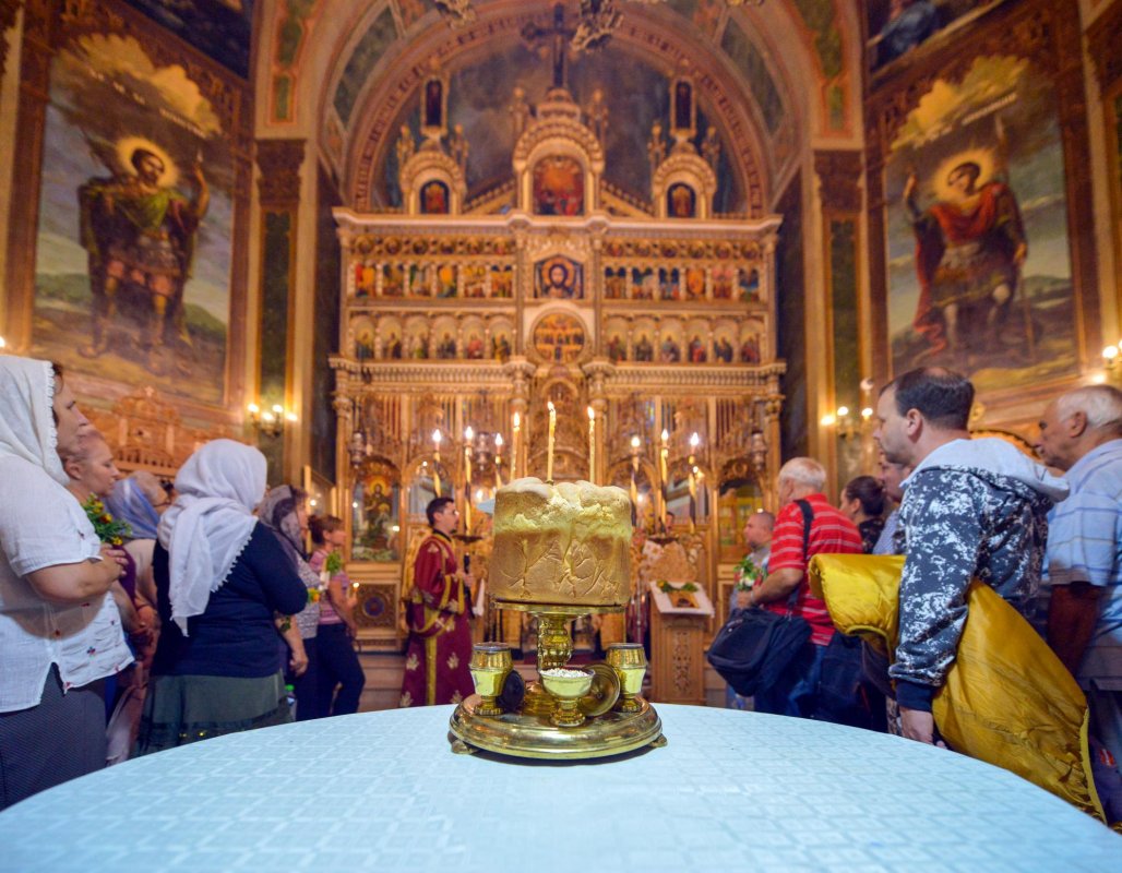 Mucenicii Ciprian şi Iustina, sărbătoriţi la Biserica Zlătari din Capitală 127970