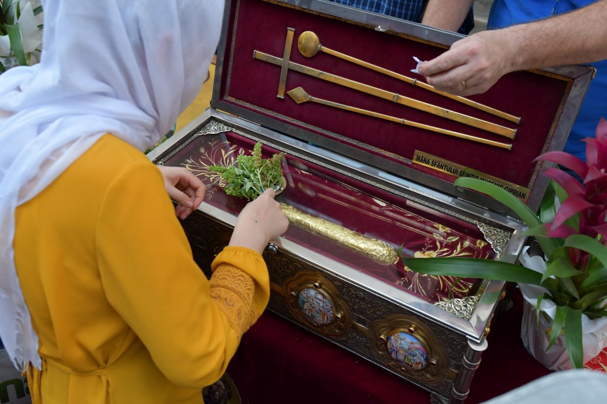 Mucenicii Ciprian şi Iustina, sărbătoriţi la Biserica Zlătari din Capitală 127975