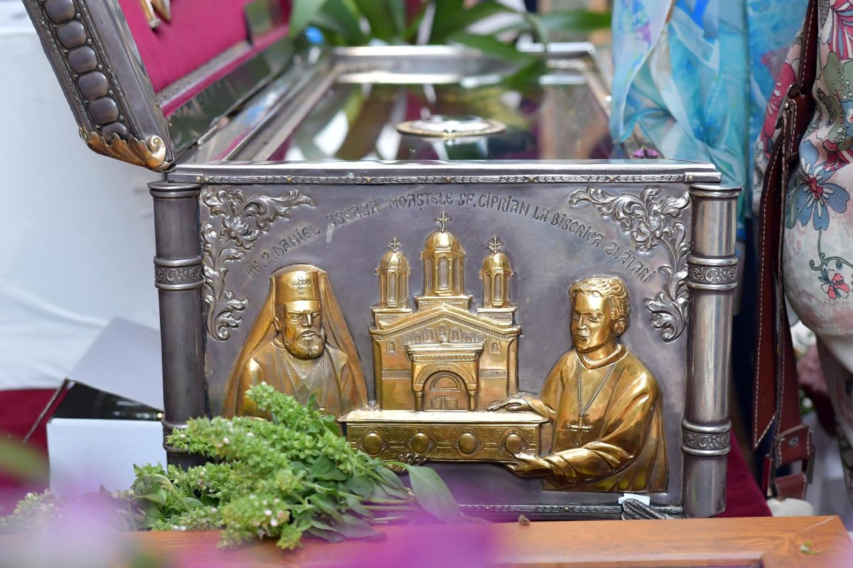 Mucenicii Ciprian şi Iustina, sărbătoriţi la Biserica Zlătari din Capitală 127982