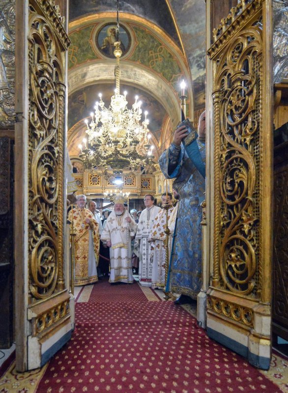 Mucenicii Ciprian şi Iustina, sărbătoriţi la Biserica Zlătari din Capitală 127999