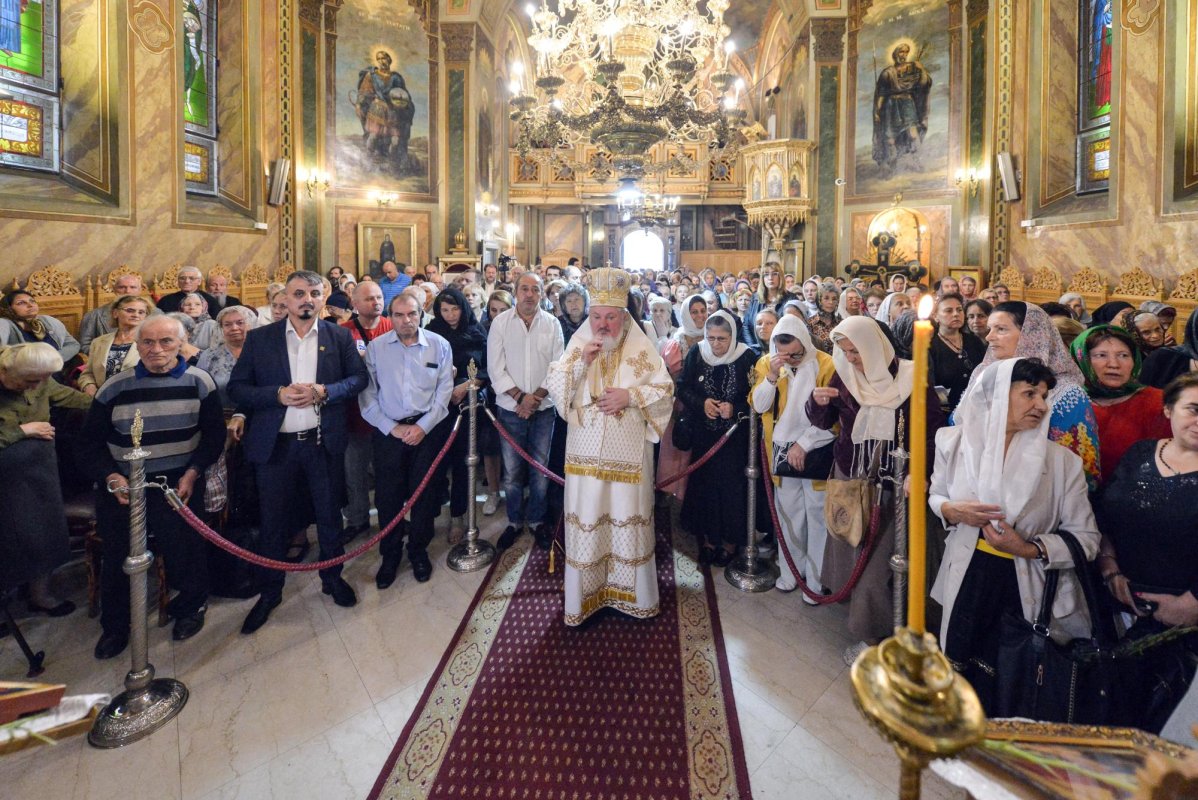 Mucenicii Ciprian şi Iustina, sărbătoriţi la Biserica Zlătari din Capitală 128000
