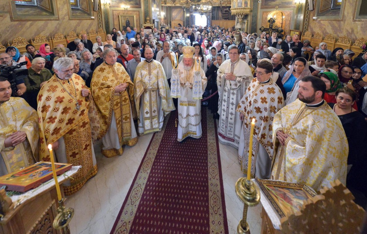 Mucenicii Ciprian şi Iustina, sărbătoriţi la Biserica Zlătari din Capitală 128001