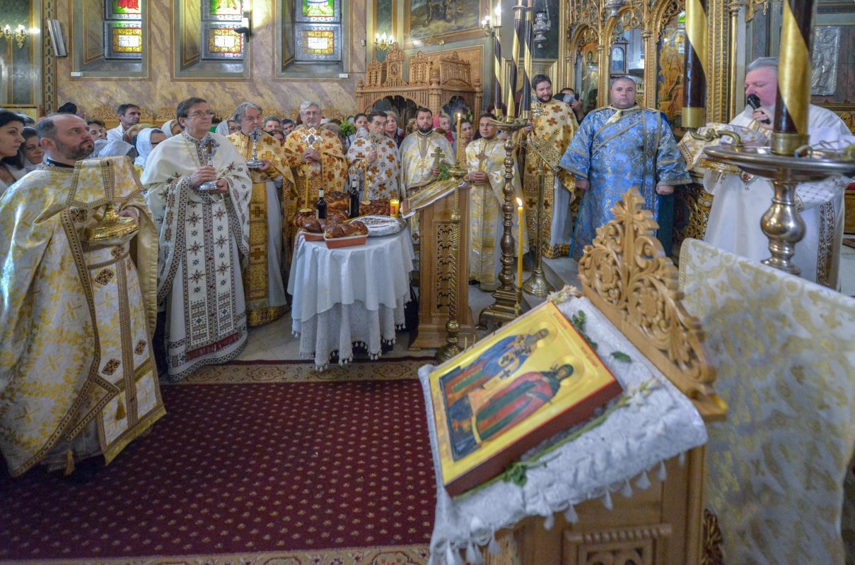 Mucenicii Ciprian şi Iustina, sărbătoriţi la Biserica Zlătari din Capitală 128005