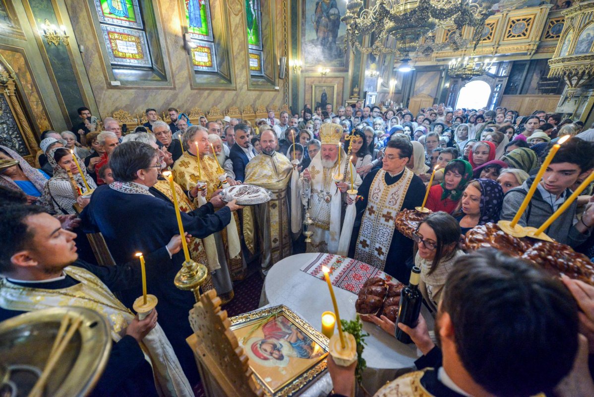 Mucenicii Ciprian şi Iustina, sărbătoriţi la Biserica Zlătari din Capitală 128011