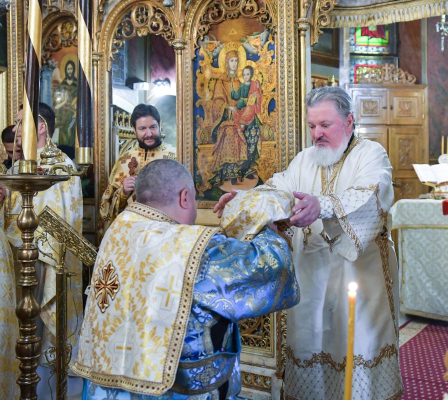 Mucenicii Ciprian şi Iustina, sărbătoriţi la Biserica Zlătari din Capitală 128014