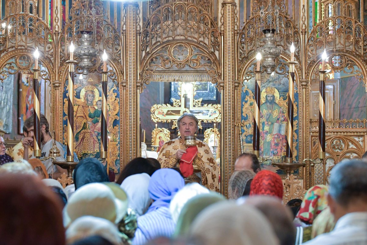 Mucenicii Ciprian şi Iustina, sărbătoriţi la Biserica Zlătari din Capitală 128019