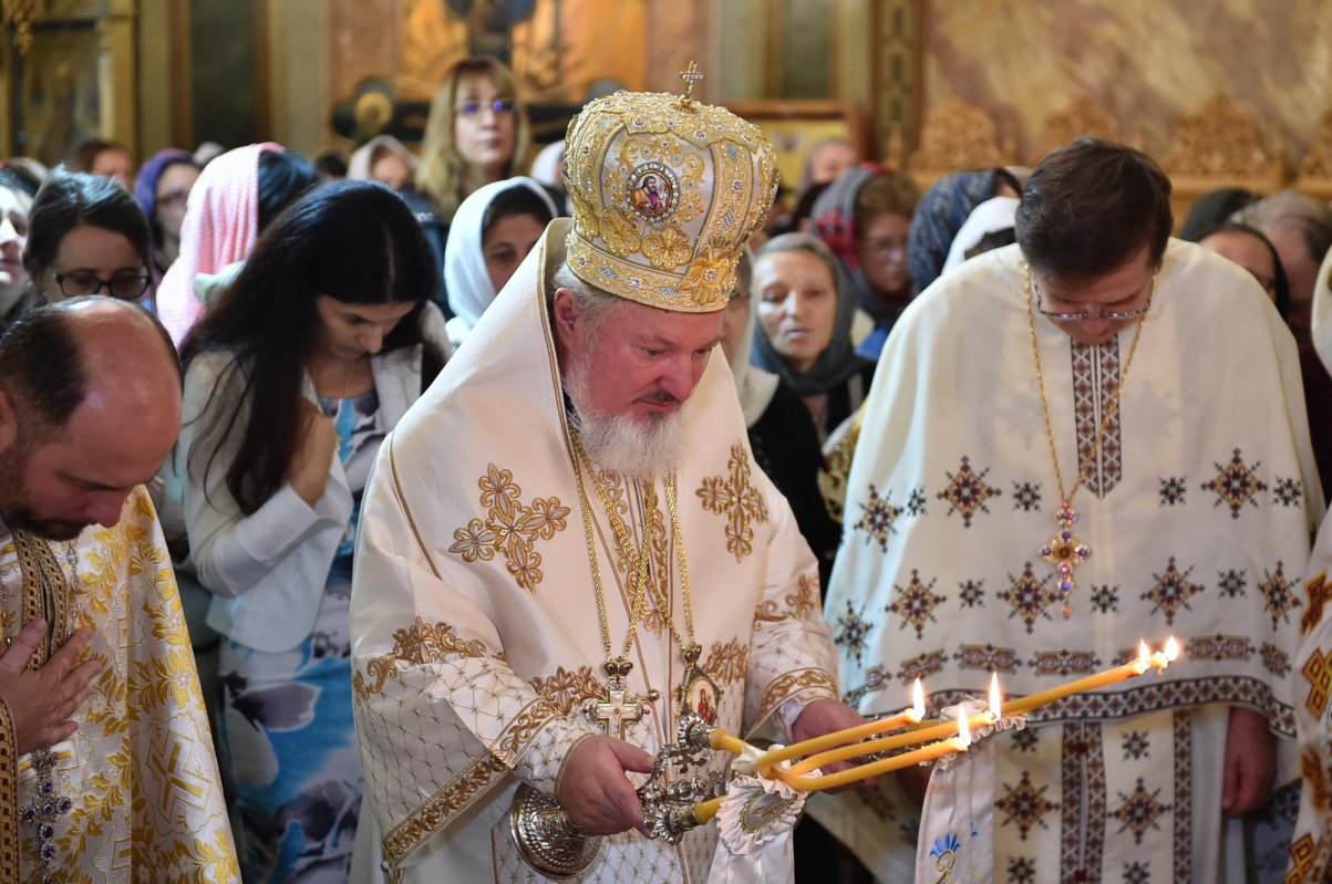 Mucenicii Ciprian şi Iustina, sărbătoriţi la Biserica Zlătari din Capitală 128027