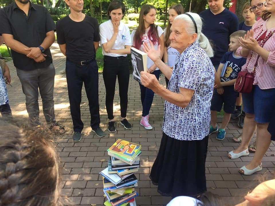 Tinerii din Rădăuți schimbă orașul prin lectură 128110