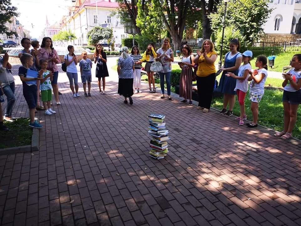 Tinerii din Rădăuți schimbă orașul prin lectură 128113
