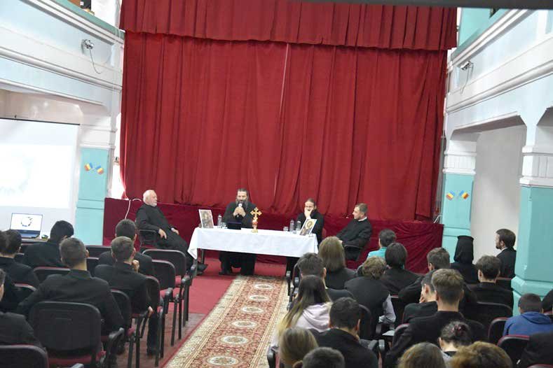 Conferinţă despre libertate la Roman 128206