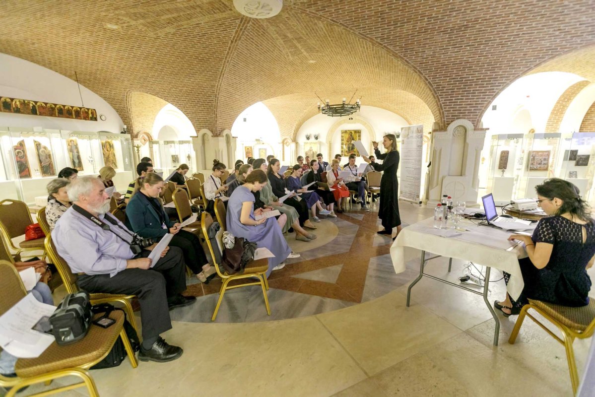 Muzică rusească veche și pictură în graffiti la Iași 128205