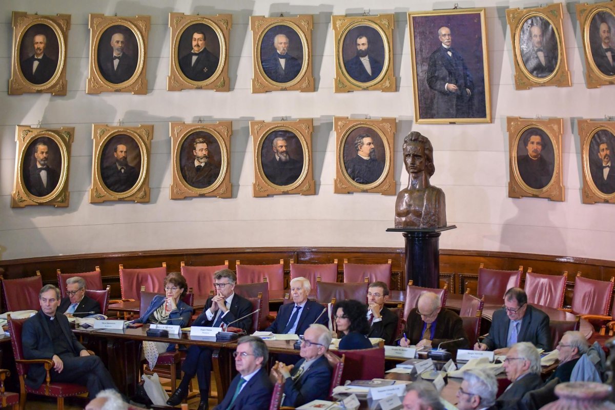 Seminar internaţional la Academia Română 128224