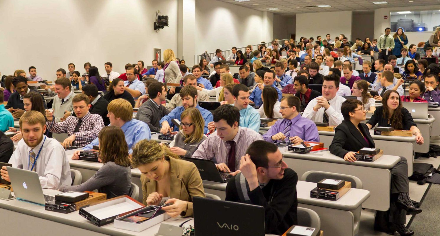 Tinerii nu trebuie să învețe pentru a deveni marfă de export 127678