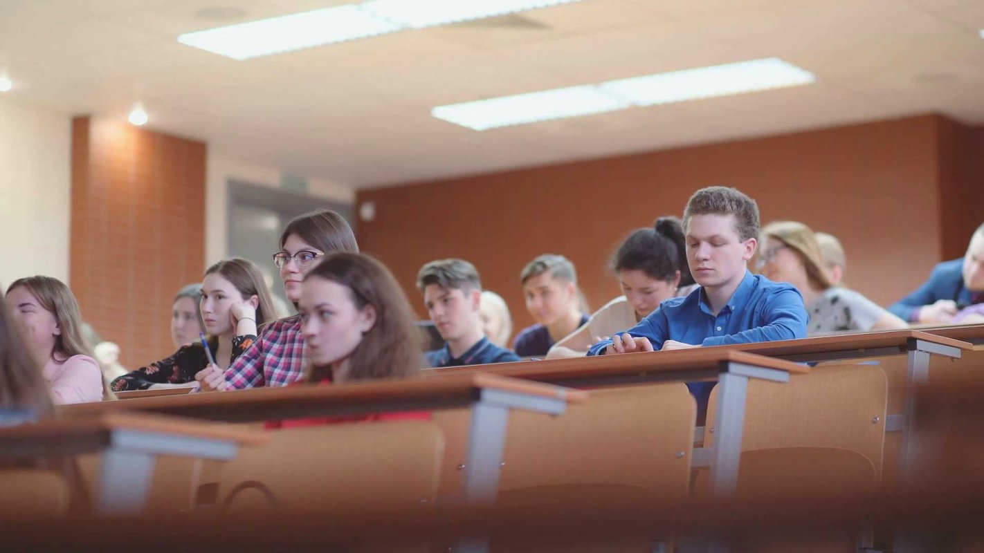 Tinerii nu trebuie să învețe pentru a deveni marfă de export 127679