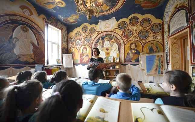 Educația religioasă, prilej de bucurie și împlinire sufletească 128338
