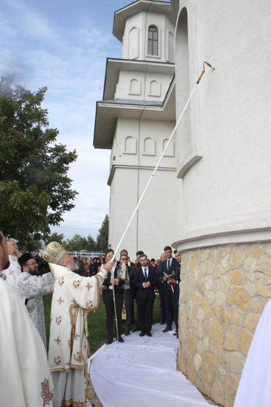 Biserică sfințită pentru o comunitate din județul Galați 128423