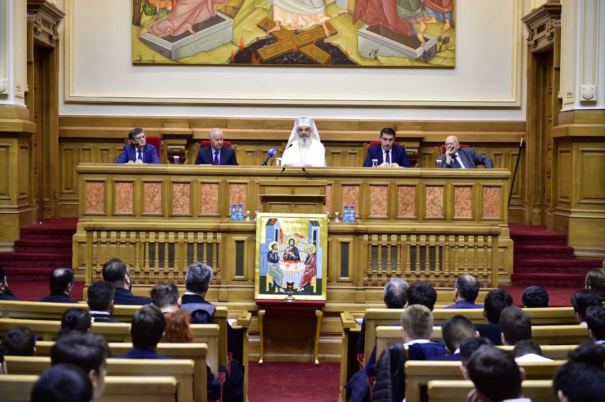 Simpozion Național de Teologie la Palatul Patriarhiei 128432