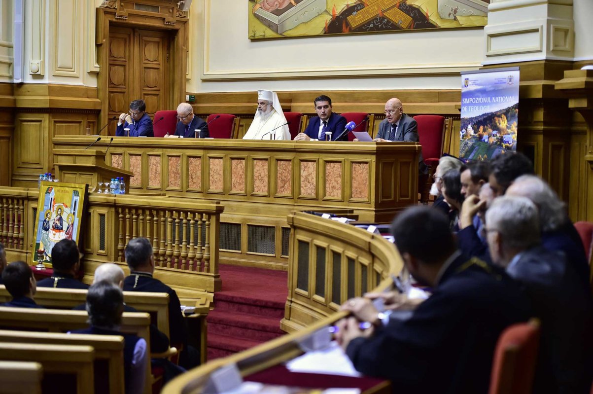 Simpozion Național de Teologie la Palatul Patriarhiei 128436