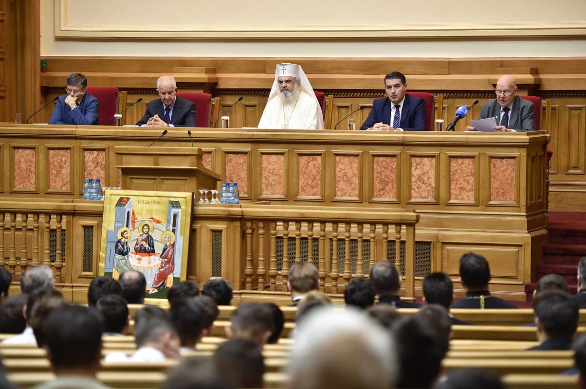 Simpozion Național de Teologie la Palatul Patriarhiei 128438