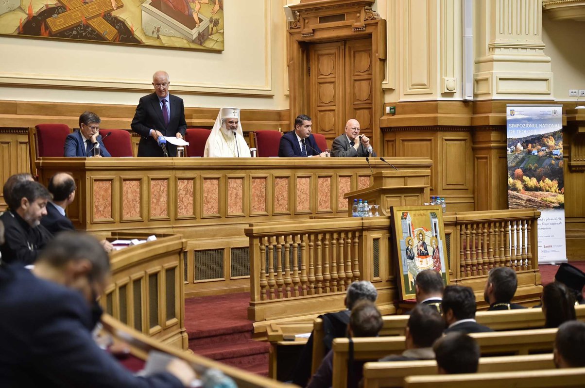Simpozion Național de Teologie la Palatul Patriarhiei 128442