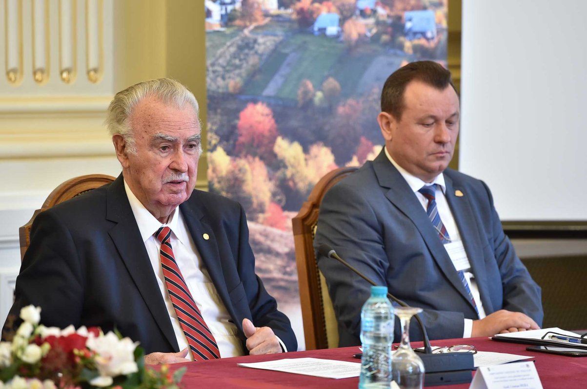 Simpozion Național de Teologie la Palatul Patriarhiei 128448