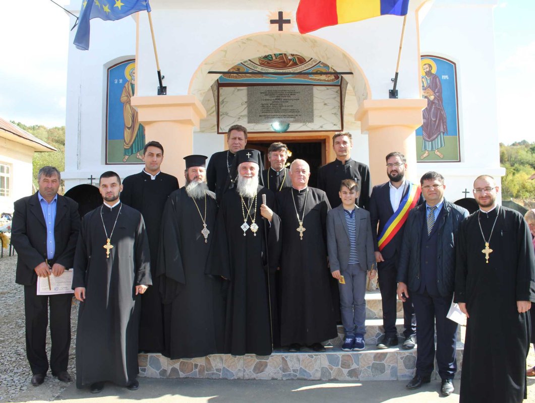Vizită arhierească în Parohia Piscoiu, județul Gorj 128384