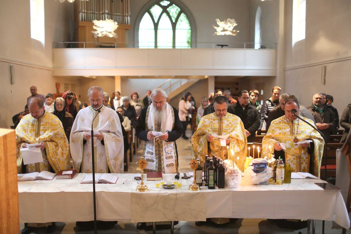 Slujire arhierească și dar duhovnicesc pentru românii din München 128485