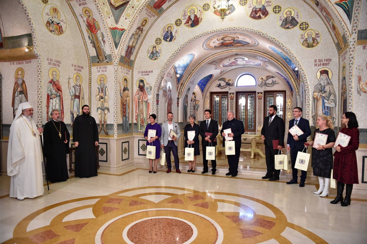 Distincţii pentru susţinătorii orei de religie 128635