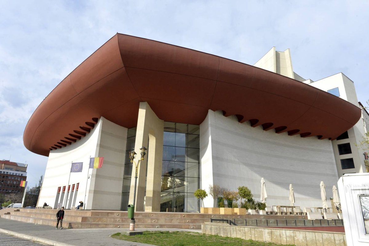 Începe „5 licee - 5 teatre” 128679