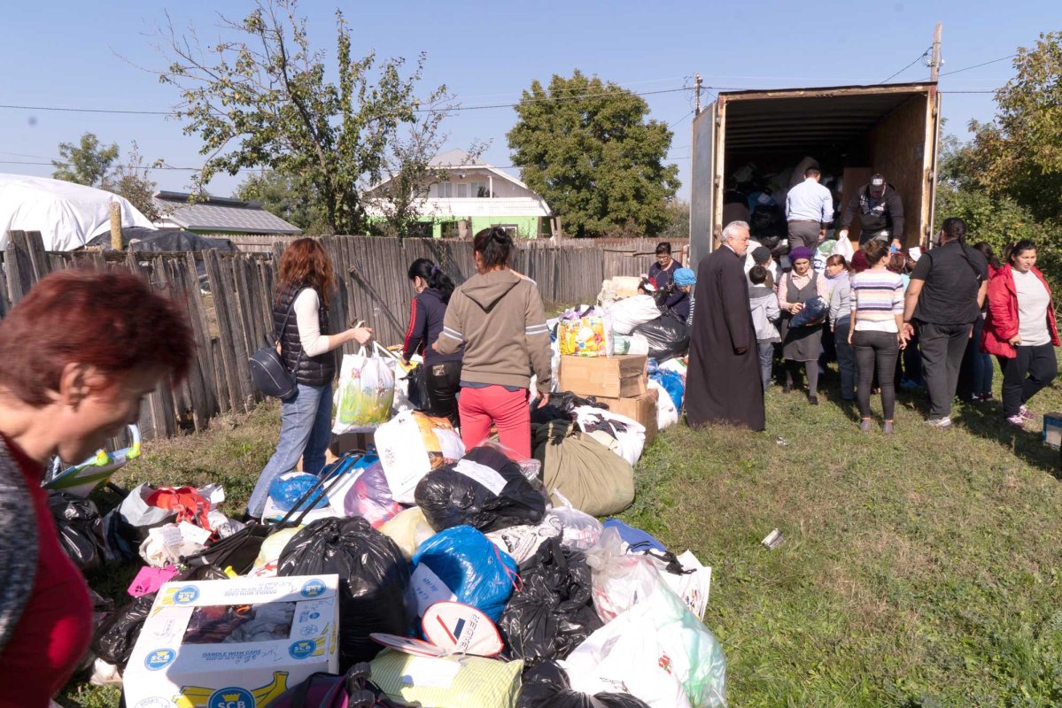 Acţiune filantropică desfăşurată în Insula Mare a Brăilei 128843