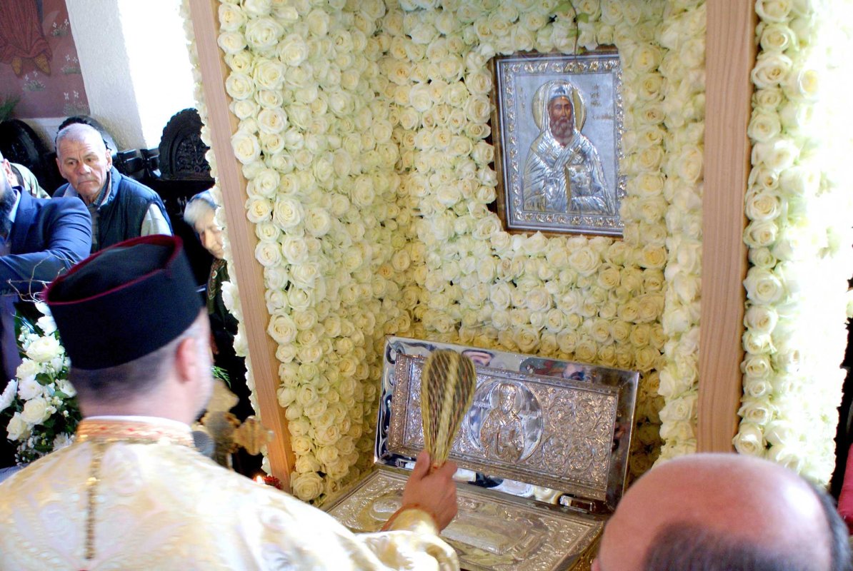 Binecuvântarea unei noi racle pentru moaștele Sfântului Nectarie 128887