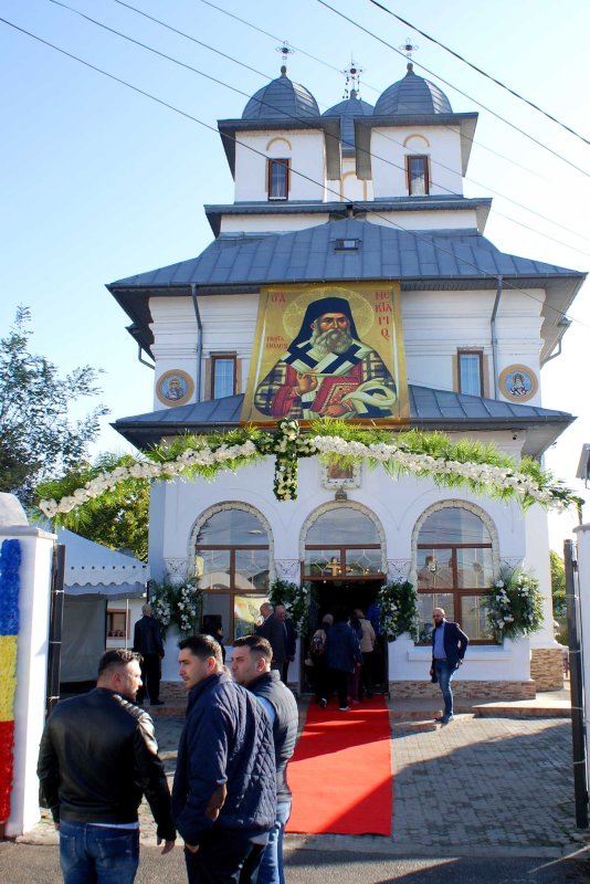 Binecuvântarea unei noi racle pentru moaștele Sfântului Nectarie 128888