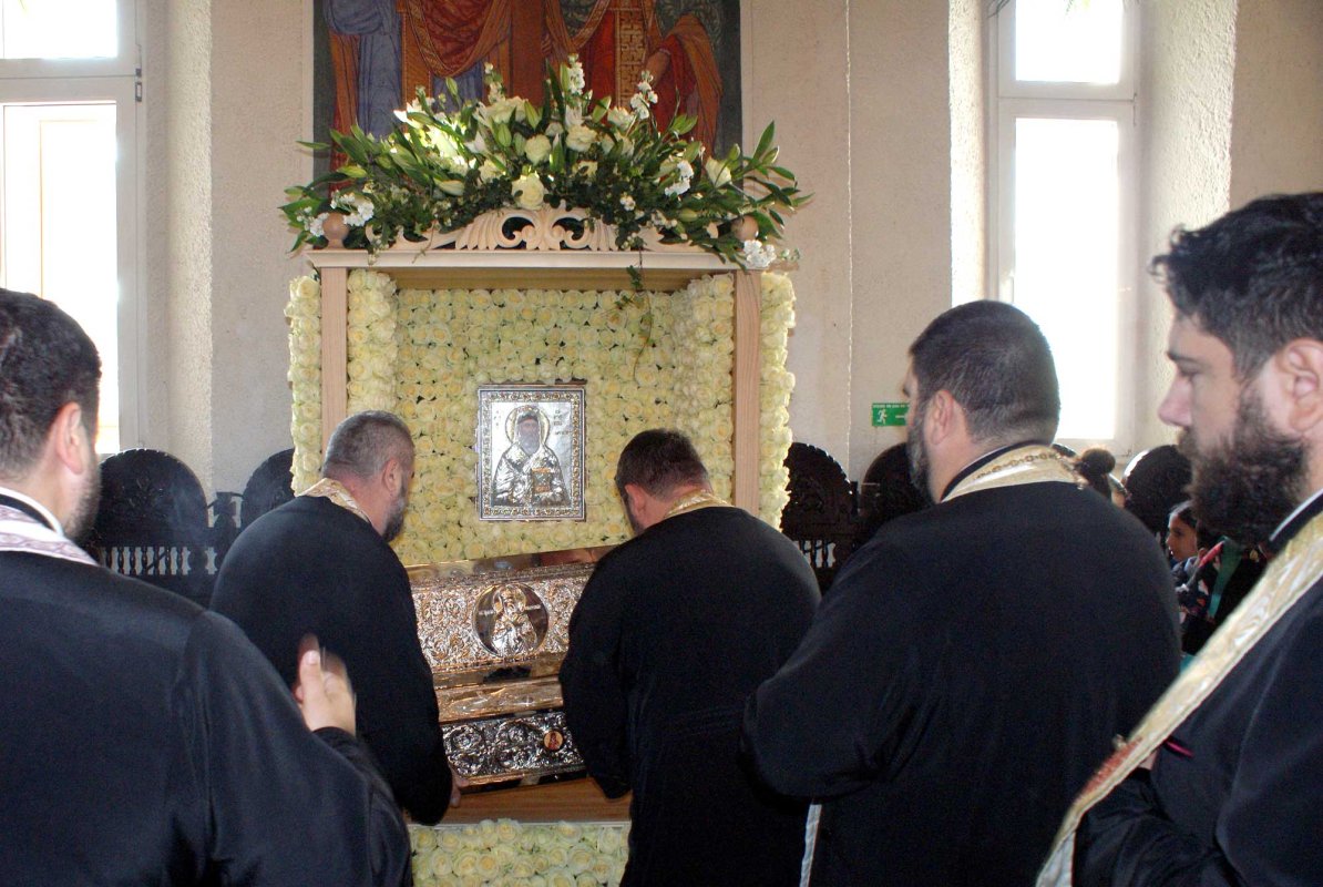 Binecuvântarea unei noi racle pentru moaștele Sfântului Nectarie 128889