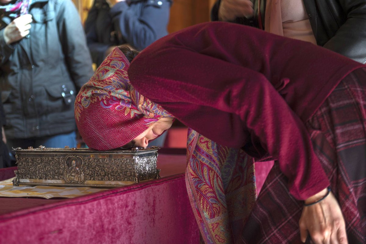 Mâna dreaptă a  Sfântului Ierarh Spiridon, cinstită în București 129011