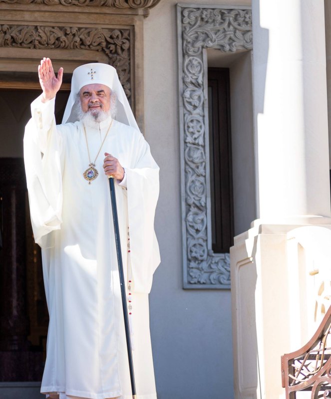 Mâna dreaptă a  Sfântului Ierarh Spiridon, cinstită în București 129018