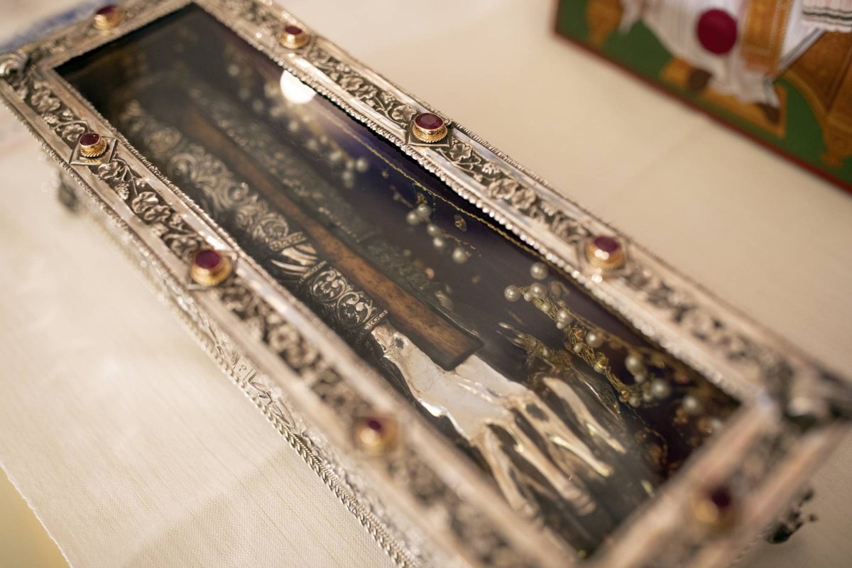 Mâna dreaptă a  Sfântului Ierarh Spiridon, cinstită în București 129020