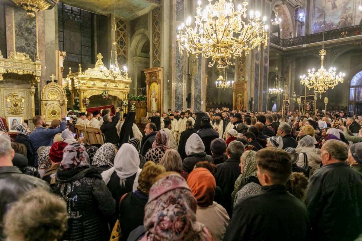 Procesiune cu moaștele Sfintei Parascheva la Iași 128782