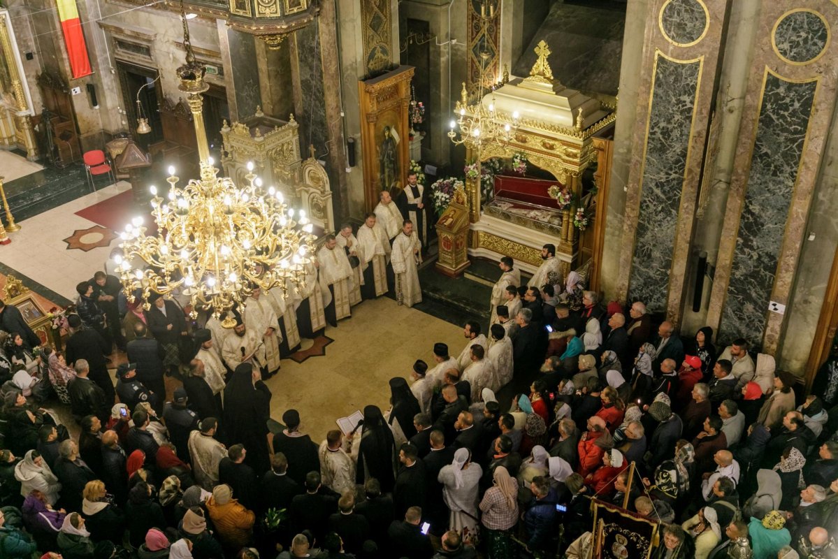 Procesiune cu moaștele Sfintei Parascheva la Iași 128788