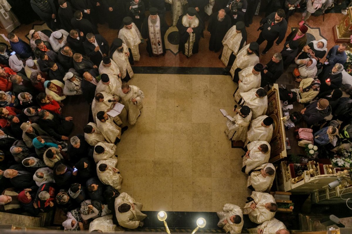 Procesiune cu moaștele Sfintei Parascheva la Iași 128793