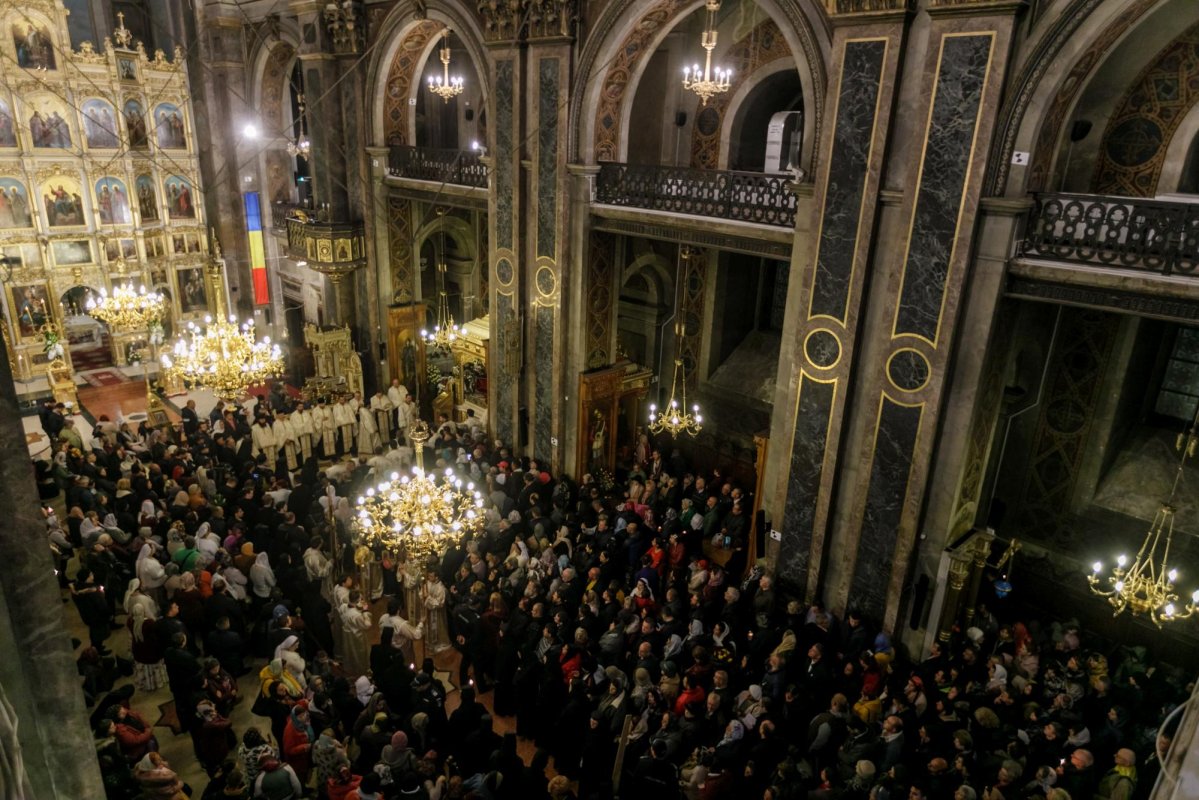 Procesiune cu moaștele Sfintei Parascheva la Iași 128794