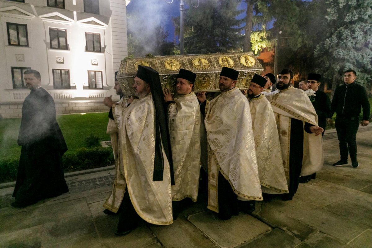Procesiune cu moaștele Sfintei Parascheva la Iași 128804