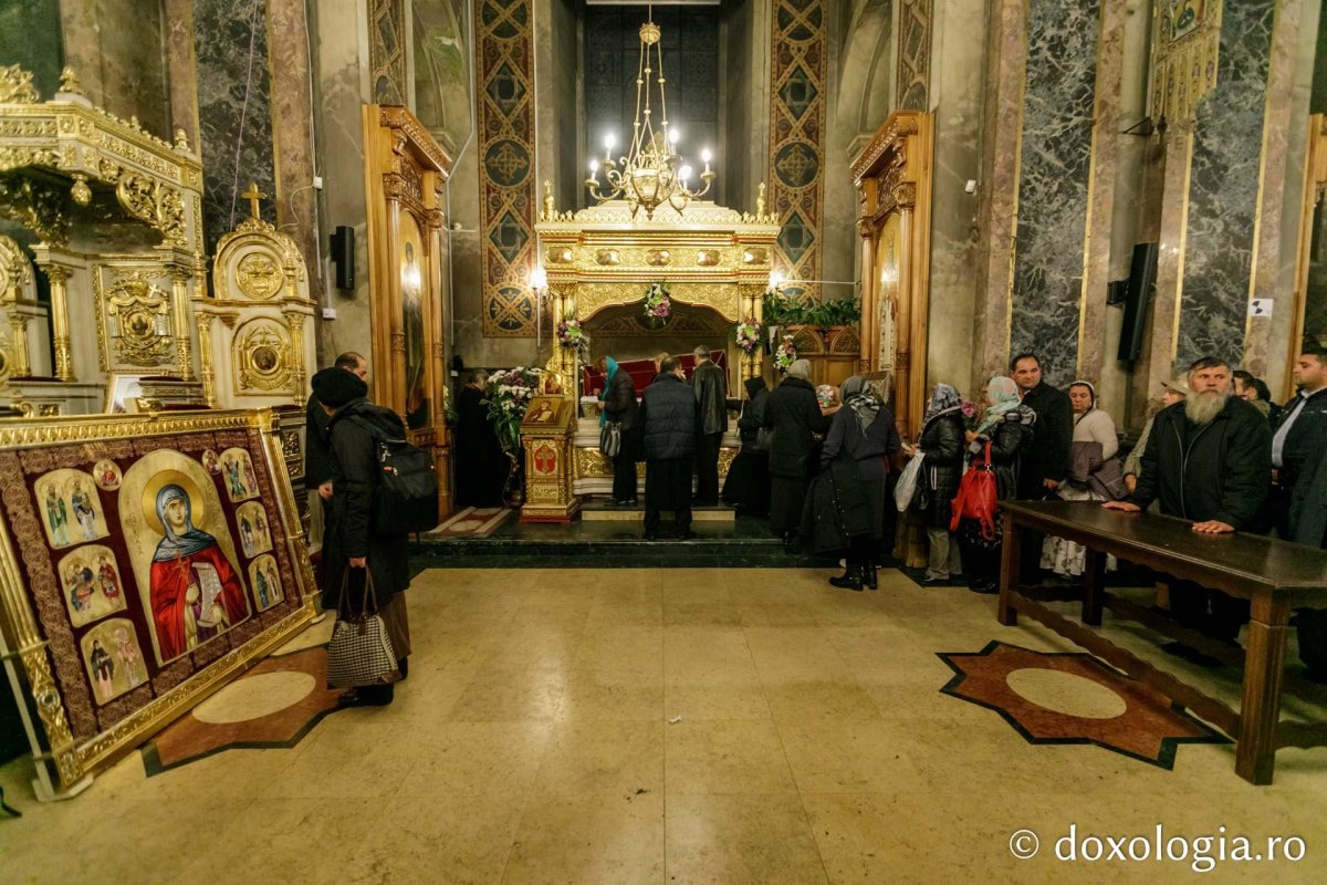 Procesiune cu moaștele Sfintei Parascheva la Iași 128810