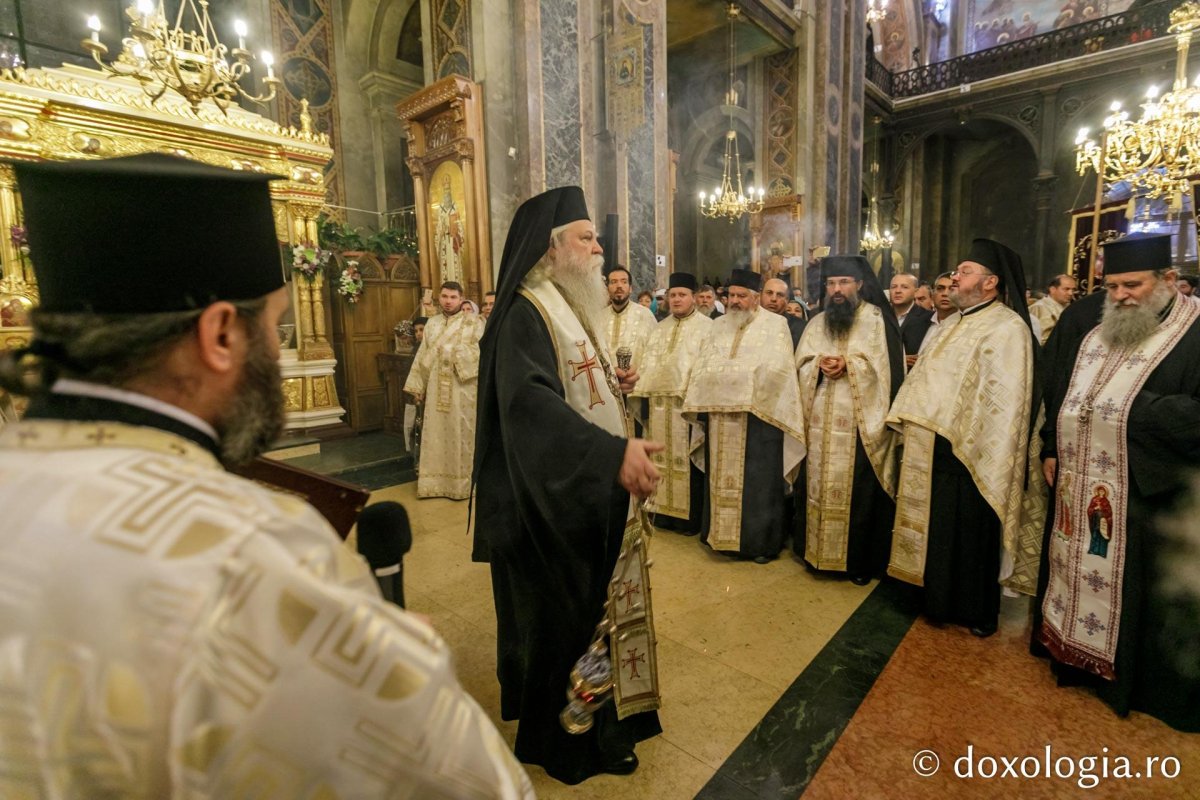 Procesiune cu moaștele Sfintei Parascheva la Iași 128813