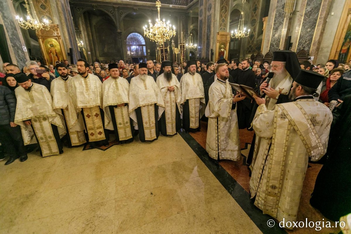Procesiune cu moaștele Sfintei Parascheva la Iași 128814