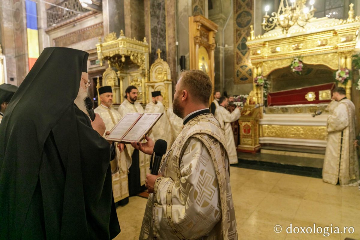 Procesiune cu moaștele Sfintei Parascheva la Iași 128815