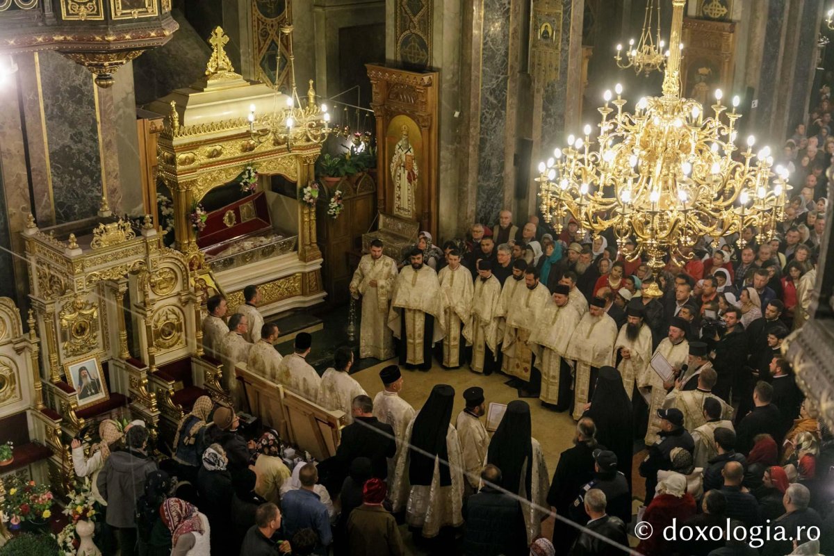 Procesiune cu moaștele Sfintei Parascheva la Iași 128817